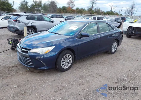 2016 Toyota Camry Le z USA, uszkodzony, nr VIN 4T1BF1FK7GU589021